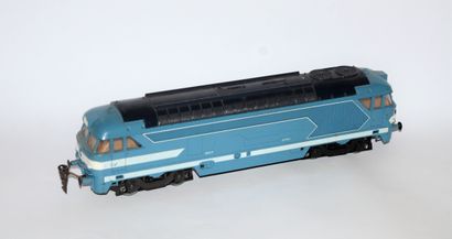 null LIMA 0: Loco BB Française de la SNCF, modèle 67001 bleue, montée à 2 moteurs...