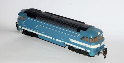 null LIMA 0: Loco BB Française de la SNCF, modèle 67001 bleue, montée à 2 moteurs...