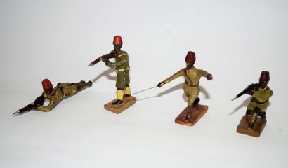 DURSO DURSO: 4 soldats de la force publique du Congo Belge au combat. CIRCA 1950....