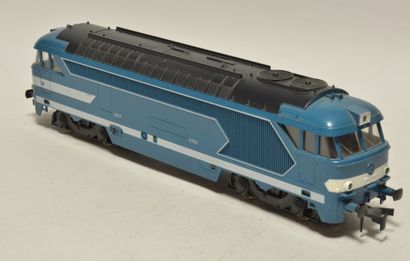 null LIMA , écart O, diesel BB française 67001, en bleu,, bon état