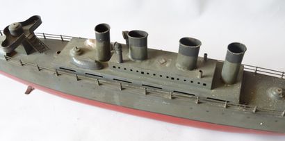 BING BING réf 155/234 (19grand torpilleur en tôle rouge et grise, quatre cheminées,...