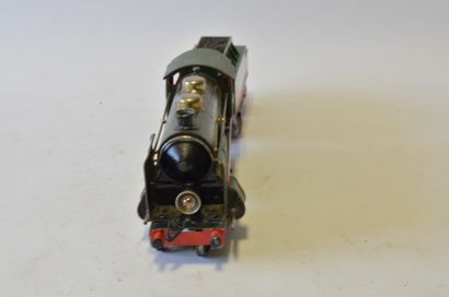 null Fabrication allemande écart O, locomotive 2-2-0, tender 4 axes, peinte en vert,...