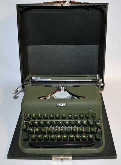 null MaE - HALDA Portable - Verte
En boîte, non-fonctionnelle
Clavier QWERTY