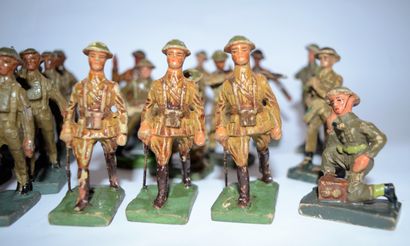 DURSO DURSO & SOLIDO Belge (4) : 26 soldats Anglais en composition, états de bon/moyen...
