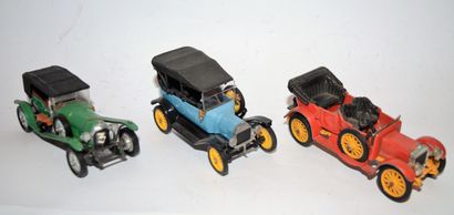 CORGI CORGI TOYS CLASSICS: Bentley Le Mans 1927, Ford T 1915, Daimler 1910. Etat...