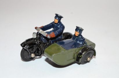 DINKY DINKY TOYS 42 b : Police Side Car, vert et bleu. Proche du neuf. Années 50...