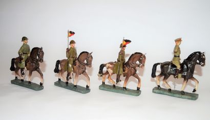 DURSO DURSO : 4 cavaliers en composition, dont le Roi Léopold III. Bon état.