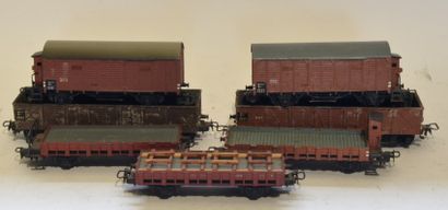 MARKLIN MÄRKLIN (7) wagons marchandises, 2 axes, tout métal, années 50/55 dont 320,...