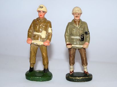 NB N.B (Nazaire Beeusaert) : 2 figurines de M.P (les 2 versions), en composition....