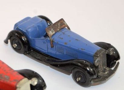DINKY DINKY TOYS 36 E: "British Salmson two-seater sports car", blue, good condi...