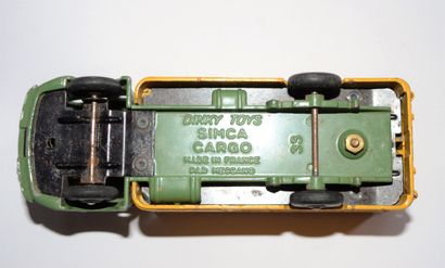 DINKY DINKY TOYS 33 A : Simca "Cargo" van, yellow and green, new in box.