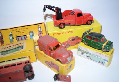 DINKY DINKY TOYS (6): 25 D: 2 CV fourgonnette incendie (wreck), 520: Fiat 600 D (used...