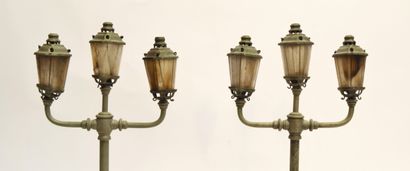 BING BING réf 13819/3 (1910) paire de lampadaires de rues à trois branches, socle...