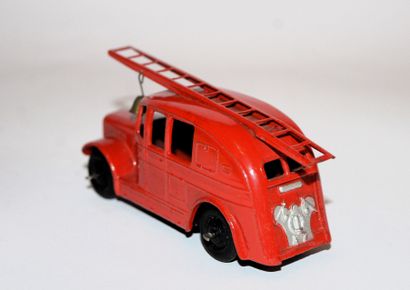 DINKY DINKY TOYS 25 H / 250 : Trade Box Fire Engine, comprenant un camion avec échelle...