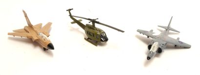 null ERTL : (3) avions et Hélicoptère en métal
- ERTL chasseur en brun(E)
- ERTL...