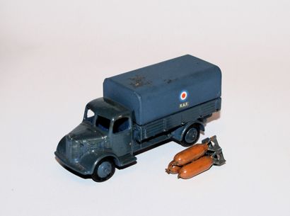 DINKY DINKY TOYS 30 S / 413 : Camion Austin repeint aux couleurs de la RAF.