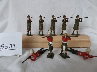 null Britains-Métal : ‘Highlanders Firing’- Second Grade, en état neuf et usagé,...