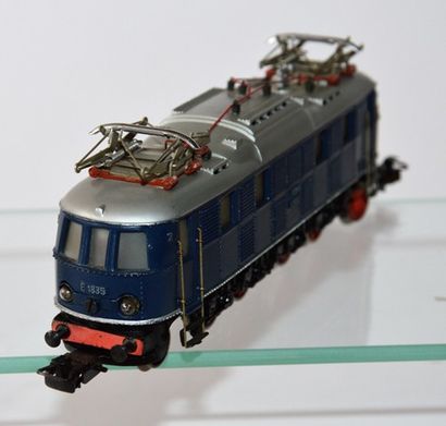null MÄRKLIN 3023 (1965), loco bleue à toit gris/argent [très bel état, en ordre...