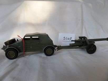 null DINKY TOYS: ’ Wolkswagen KDF with 50mm Pak ;’ Ref 617. Complet, sans boite,...