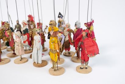 null Rarissime ensemble de 26 figurines pour genre théatre d'épinal, fabriquées en...