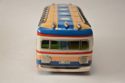 null YAMADA: important bus des années 50 en tôle peinte à friction, dans sa boite...