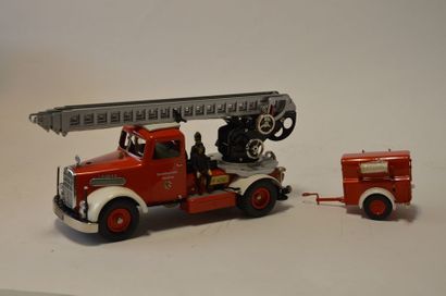 null SCHUCO: Camion de pompier MAN, série limité à 1000 exemplaires. Neuf en boite....