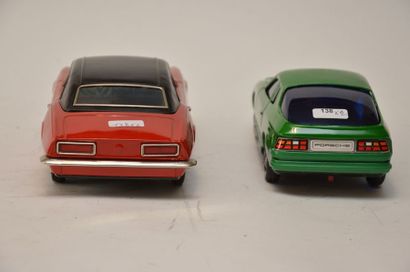 null Ensemble de deux voitures:

-ASAHI: Porsche 924 en tôle et plastique, verte,...