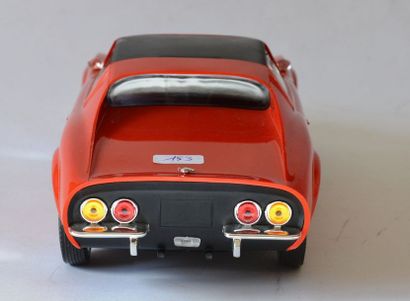 null REX: Opel Aero GT, plastique rouge. Neuve en boite, longueur: 35 cm