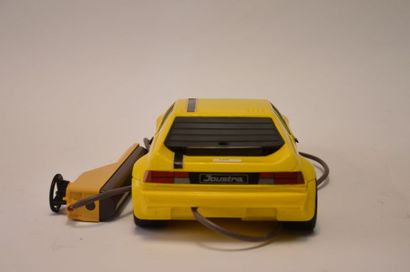 null JOUSTRA: BMW M1 téléguidée, plastique jaune, dans sa boite d'origine, longueur:...