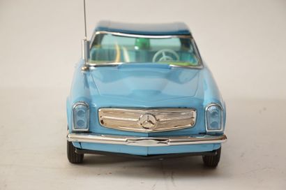 null MODERN TOY: Mercedes 230 SL Pagode radio commandée, en tôle, bleue, neuve en...