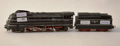 null MÄRKLIN SK800/16, (1951) locomotive carénée, noire, 3 dômes, avec chauffeur,...