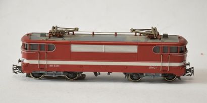 null MÄRKLIN 3059/2 (1969) motrice française, CAPITOLE, rouge, BB, très bel état.

MÄ....