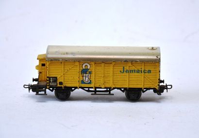 null MÄRKLIN 326/2 wagon fermé , 2 axes, jaune Jamaïca, bel état.

MÄ. 326.2 Güterwagen,...