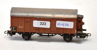 null MÄRKLIN 320/2 1950, wagon fermé, brun, 2 axes, état valable.

MÄ. 320.2 (1950)...