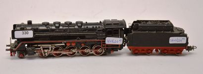 null MÄRKLIN G800/3 (1954) locomotive 150, tender plastique à rivets, très bel état.

MÄ....
