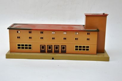 null MÄRKLIN gare 418/ (1947), en tôle peinte, 5e version, très bel état.

Mä. Bahnhof...