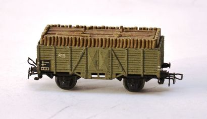 null MÄRKLIN 311H5 (1948) , wagon ouvert chargé d'imitation de traverses, bon état.

MÄ....