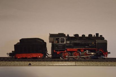 null MÄRKLIN RM800/3 (1954) locomotive 030, tender 2 axes, noire, bel état, avec...