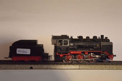 null MÄRKLIN RM800/3 (1954) locomotive 030, tender 2 axes, noire, bel état, avec...