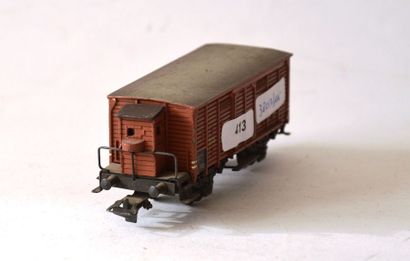 null MÄRKLIN 316/1 (1947) wagon fermé brun, cabine de serre-frein, très bel état.

MÄ...