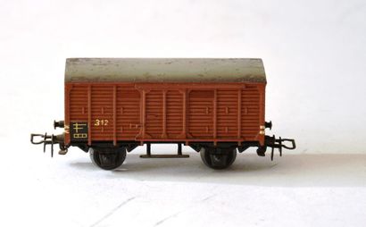 MÄRKLIN 312/1(1948-49) : wagon fermé brun,...