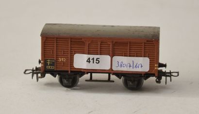 null MÄRKLIN 312/1(1948-49) : wagon fermé brun, en très bel état.

MÄ 312/1 (1948-49)...