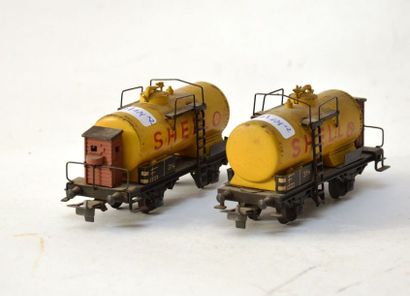 null MÄRKLIN (2) (1950-1951) wagons citernes, jaune SHELL avec emblème Shell et main...