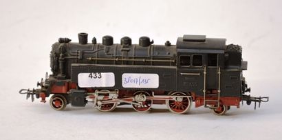 null MÄRKLIN TP800/2 (1949) , locotender, 131, noire, attelage 4, bel état.

MÄ....