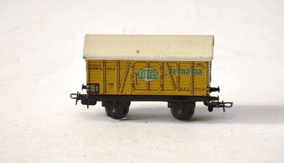MÄRKLIN 382/7, (1947-49) wagon 2 axes, jaune...