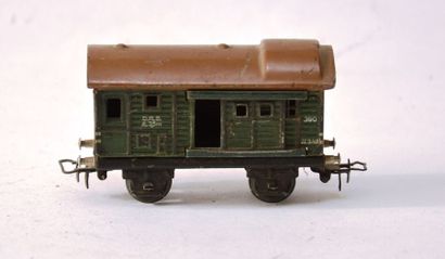 MÄRKLIN 390/5 : wagon fourgon, vert, toit...