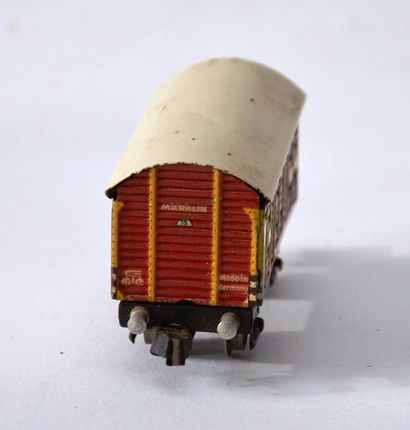 null MÄRKLIN 386/1ere version : wagon transport de volaille, en jaune et rouge, bel...