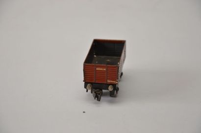 null MÄRKLIN 365, 1er version (1935), wagon ouvert, 2 axes, brun, - très bel état.

MÄ....