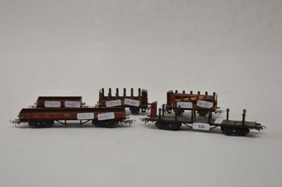 null MÄRKLIN (5) wagons de marchandises, bon état général 

- 364/ wagon plat attelage...