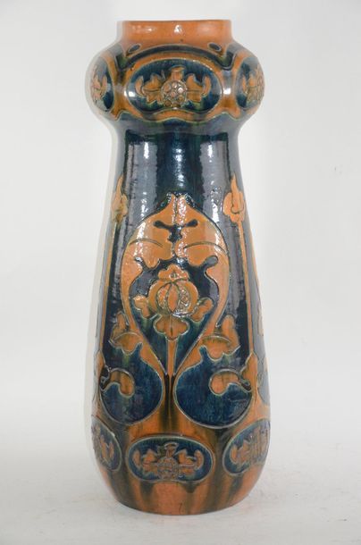 null Vase en grès vernissé, dans un style Art nouveau, haut 85cm, marque des initaile...